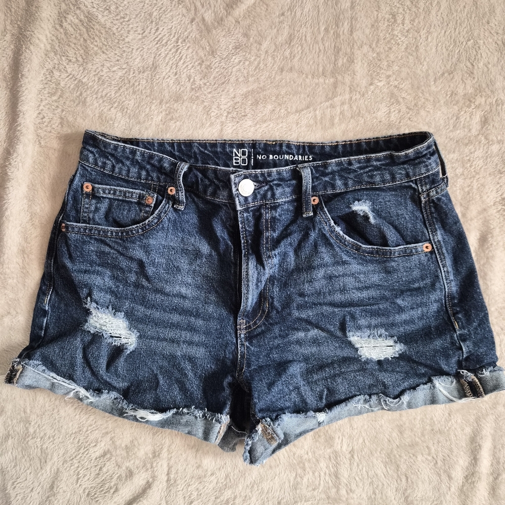 No Boundaries Women's Blue Denim Shorts Size 11.
